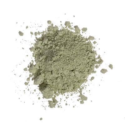 Epic Blend Green powder on a white background